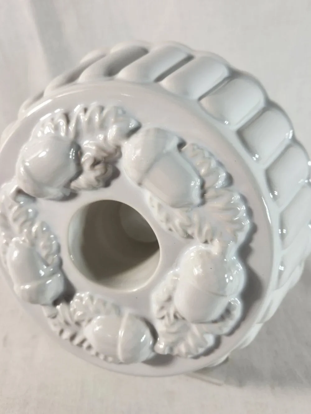 Williams Sonoma White Ceramic Acorn Cranberry Mold Pan Very Good Cond. Fast Ship